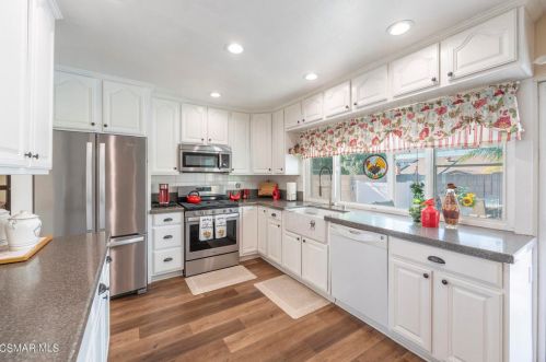 2705 Broadmoor Ave, Simi Valley, CA 93065-1407