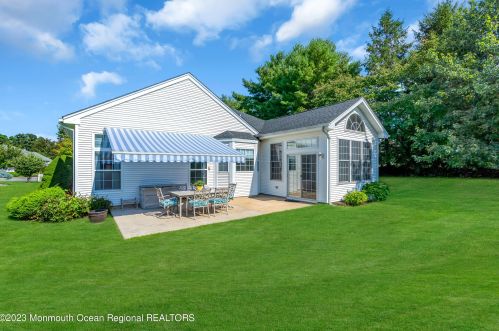11 Dawnwinds Ct, Lakewood NJ  08701-7517 exterior