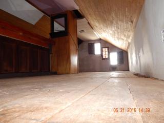 11 Ray St, Waterbury, CT 06708-2009