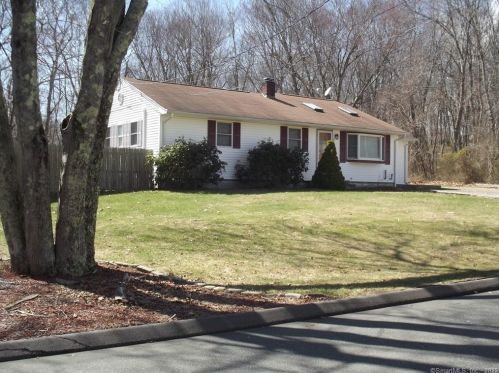 17 Briar Hill Rd, Groton, CT 06340-2654
