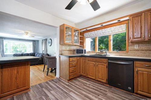 533 Oscawana Lk Rd, Tompkins Corners NY  10579-2205 exterior