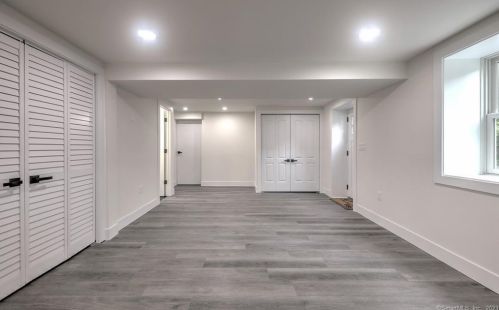 22 Leffert Rd, Bridgeport CT  06611-4950 exterior