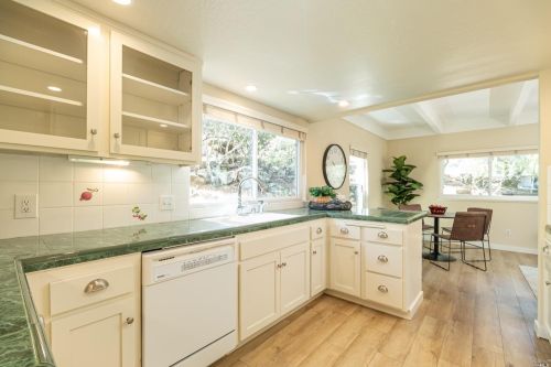 1425 Los Olivos Rd, Santa Rosa CA 95404-2017 exterior