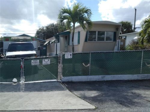 2942 Plumosa Ln, West Palm Beach, FL 33403-1329
