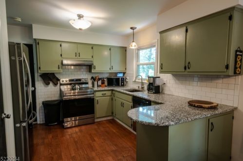 14 Jackie Dr, Hackettstown NJ  07840-5628 exterior