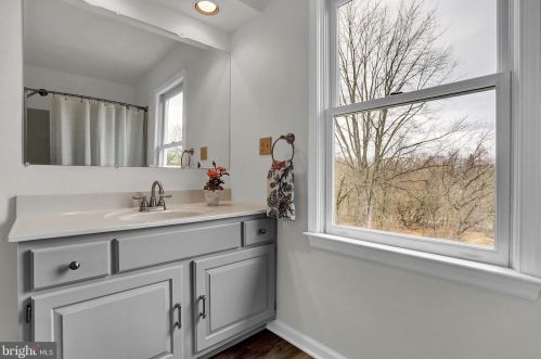 63 Willow Mill Park Rd, Navy Sup Dpt PA  17050-1757 exterior