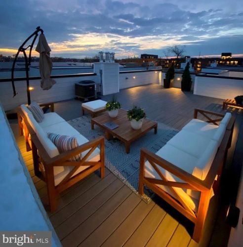721 Kenyon St, Washington, DC 20010-1521
