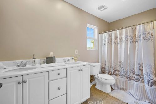 19920 Holly Dr, Santa Clarita CA  91350-3698 exterior