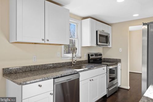 334 Albany St, Fredericksburg VA  22407-6304 exterior