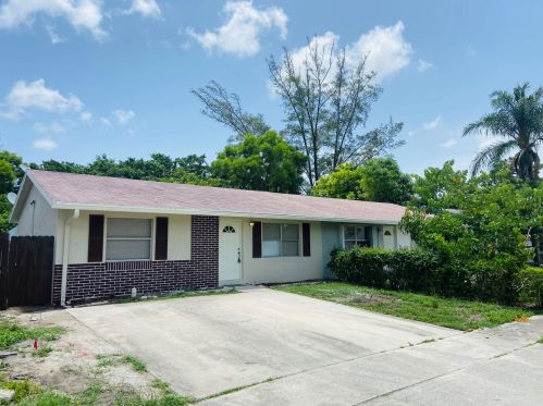 4836 Saratoga Rd, West Palm Beach FL  33415-5665 exterior