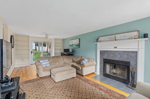 17 Meetinghouse Rd, Keene NH  03431-2065 exterior