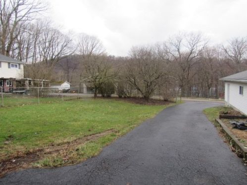 2216 2 St, South Connellsville PA  15425-5313 exterior