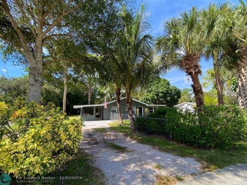 285 27th Ave, Vero Beach, FL 32968-3260