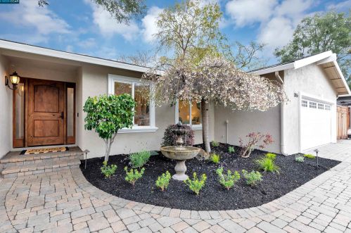1356 Mustang Dr, Danville, CA 94526-5150