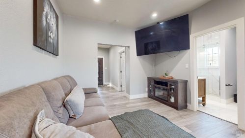 3944 Llano Rd, Santa Rosa CA  95407-6435 exterior