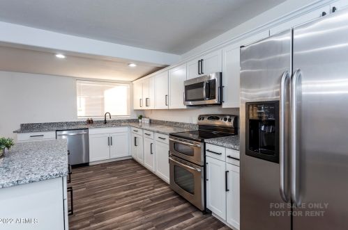 3044 39th Ave, Phoenix AZ 85029-3117 exterior