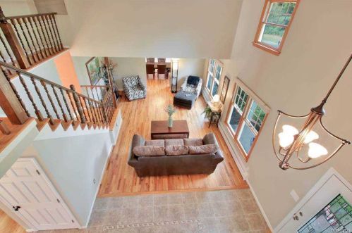 40 Wayne Ct, Northport, NY 11768-2342