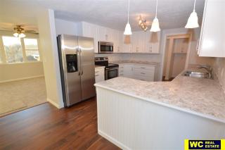 11410 Valley View Dr, Blair, NE 68008-6266