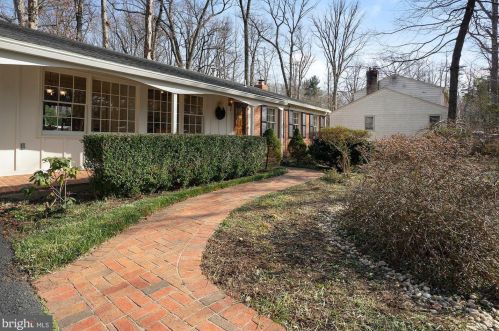 2509 Goldcup Ln, Herndon, VA 20191-4219