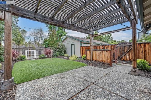 1553 Buttercup Ct, Livermore CA  94551-6718 exterior