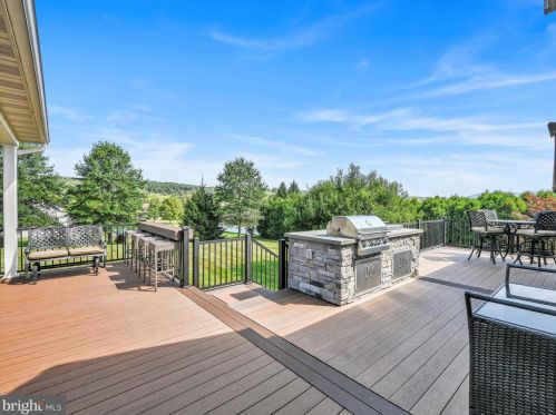 23 Grey Hawk Dr, Molino PA  17961-9172 exterior