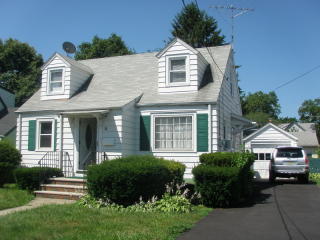 28 Parkway Ave, Clifton, NJ 07014-1202