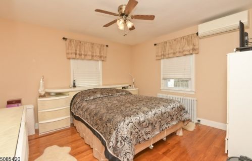 122 8th Ave, Manville NJ  08835-1250 exterior