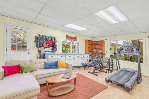 21 Chestnut St, Rhinebeck NY  12572-1516 exterior