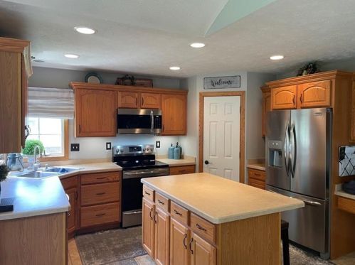 3104 Sugarberry Ln, New Castle PA  16105-1382 exterior