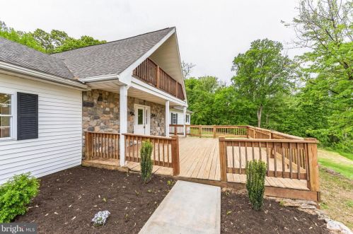 582 Lancaster Pike, Smithville, PA 17560-9418