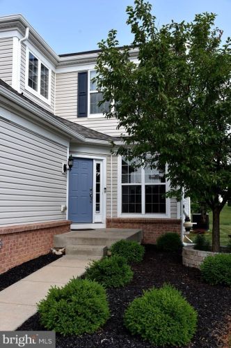 8670 Cascade Rd, Breinigsville, PA 18031-1563