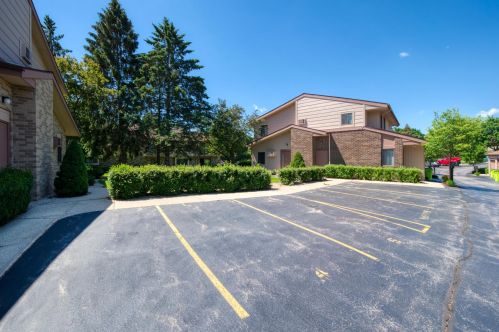 317 Cheviot Chase, Waukesha, WI 53186-6375