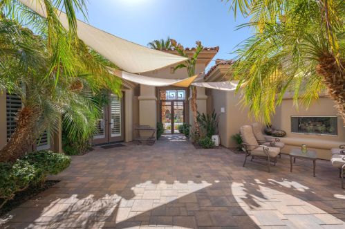 80780 Weiskopf, La Quinta CA  92253-5687 exterior