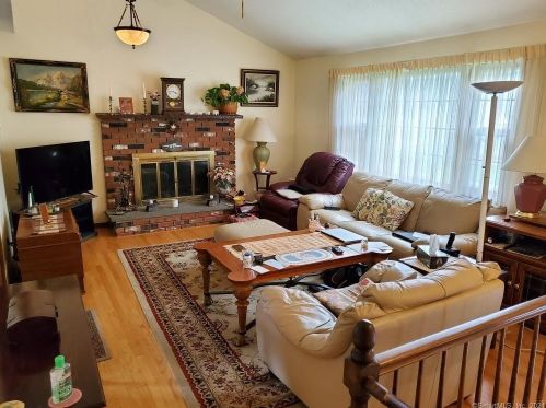 28 Madison St, Plainville CT  06062-1738 exterior