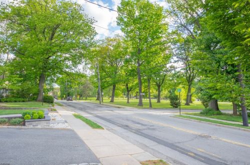 284 Passaic Ave, Nutley NJ  07110-2743 exterior