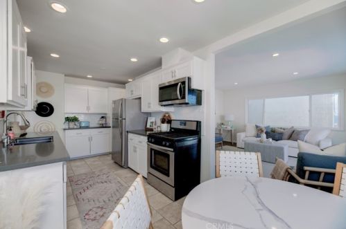 212 41st St, Manhattan Beach CA  90266-3141 exterior
