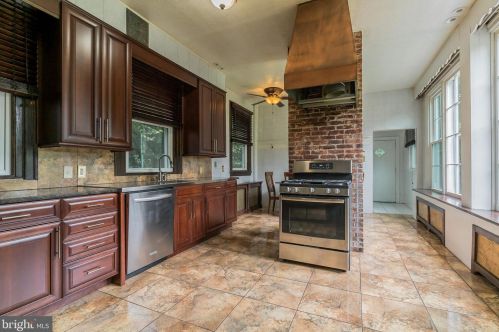 401 College Ave, Haverford PA  19041-1009 exterior