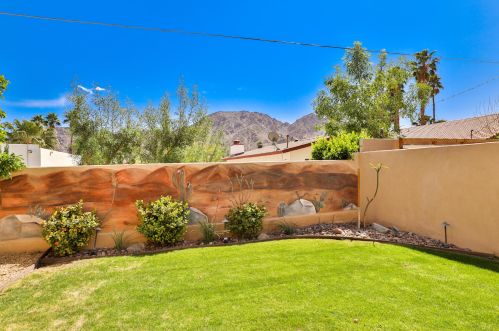54560 Avenida Madero, La Quinta CA  92253-3725 exterior