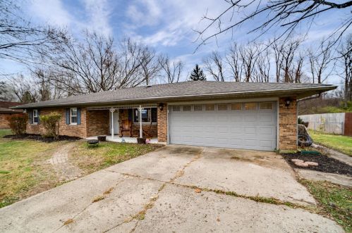 169 Sunnybrook Trl, Enon, OH 45323-1838