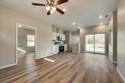 802 Quitman St, Emory, TX 75440-2202