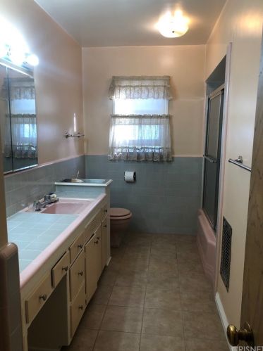 5417 Wortser Ave, Van Nuys CA  91401-5438 exterior