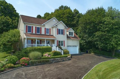 862 Lake Blvd, Mahopac, NY 10541-4761