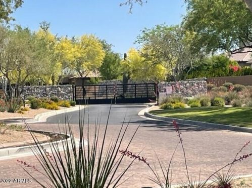 30327 53rd St, Cave Creek, AZ 85331-2443