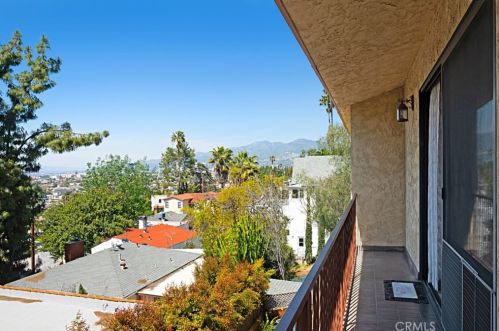 1401 Marion Dr, Glendale, CA 91205-3718