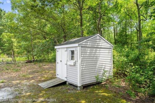 38 Jeanette St, Berkeley Township NJ  08721-3517 exterior