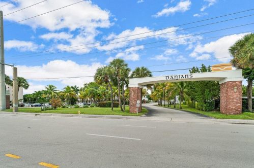 604 2nd St, Dania Beach FL  33004-3350 exterior