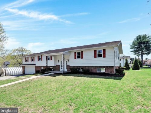 32 North Dr, Schuylkill Haven PA  17972-8955 exterior