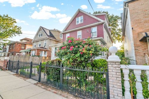 145-29 Arlington Ter, Jamaica, NY 11435-5417