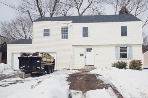21 Fairview Ave, Stratford, CT 06614-4941
