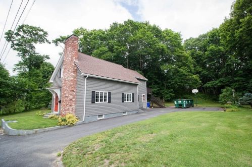 35 Marvel St, Taunton, MA 02780-4837